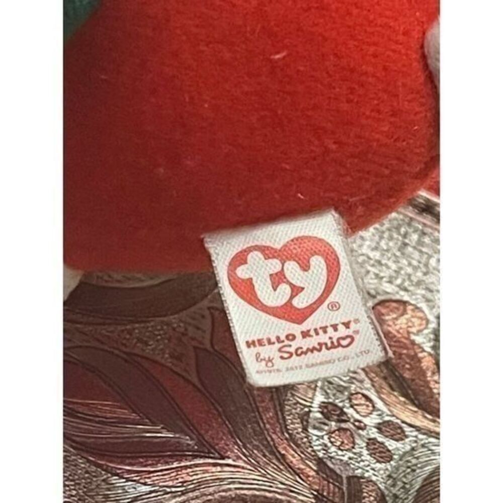 Hello Kitty Plush - Picture 6 of 6